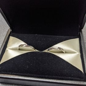 【エクセルコダイヤモンド(EXELCO DIAMOND)の口コミ】 指輪のデザインが綺麗でダイヤモンドがキラキラ光っていて、指輪がしっか…