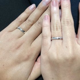 【宝寿堂(ほうじゅどう)の口コミ】 クロスラインのデザインがお互い気に入ってすぐに決定しました。ダイヤも…