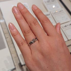 【俄(にわか)の口コミ】 細身で指に馴染みやすく、今までつけた指輪の中で一番しっくりくるもので…