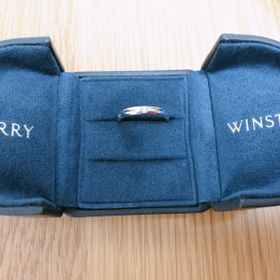 【ハリー・ウィンストン(Harry Winston)の口コミ】 彼女がハリーウィンストンのハーフエタニティーを購入したため、それに合…