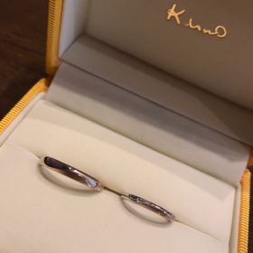 【ケイウノ ブライダル(K.UNO BRIDAL)の口コミ】 デザインは既製品をセミオーダーしてもらいました。ダイヤモンドのランク…