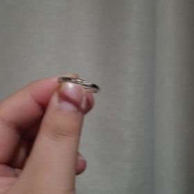 【BRIDAL JEWELRY CARA.(ブライダルジュエリーカーラ)】の口コミ 価格がよかったこと、指輪の内側に誕生石をいれられること、デザインがシン...