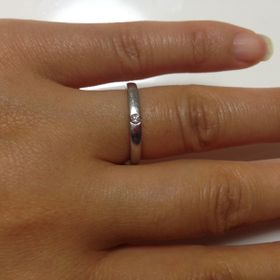 【銀座ダイヤモンドシライシの口コミ】 予算の範囲の指輪を見ている中に、こちらがありました。シンプルなデザイ…