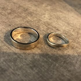 【杢目金屋(もくめがねや)の口コミ】 お互いに好きな形が違ったので、既存のものを購入することは難しくオーダ…