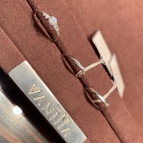 【VIVAGE(ヴィヴァージュ)の口コミ】 指輪のデザインがとても気に入りました。つけ心地がよく、ギラギラ感がな…