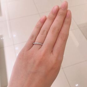 【4℃ BRIDAL(ヨンドシーブライダル)の口コミ】 プラチナリングの結婚指輪でふんわりとした柔らかなラインでサイドにさり…