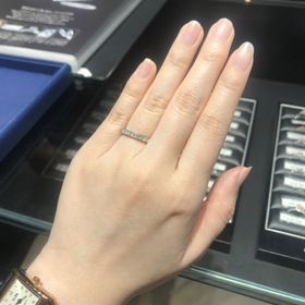 【銀座ダイヤモンドシライシの口コミ】 ハーフエタニティか、某ハイブランドのデザインリングを検討しており、見…