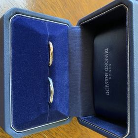 【銀座ダイヤモンドシライシの口コミ】 なかなかこれというデザインに出会えずにいましたが、こちらは指輪のデザ…