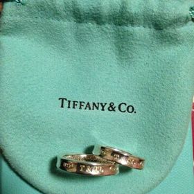 【ティファニー(Tiffany & Co.)の口コミ】 飾りがなくシンプルな刻印のみだったところが気に入りました。ブラックコ…