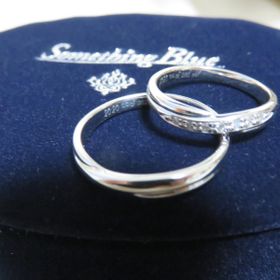 【Something Blue(サムシングブルー)の口コミ】 私は着け心地でこちらの指輪を選びました。他の指輪と比べて厚みをあまり…