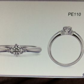 【ラザール ダイヤモンド(LAZARE DIAMOND)の口コミ】 ダイヤモンドの両端に小さいダイヤがあしらわれていて、かわいかったです…