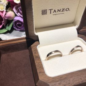 【TANZO.(鍛造指輪)の口コミ】 フルオーダーで、自分たちの好きなようにデザインができるところ。指輪の…