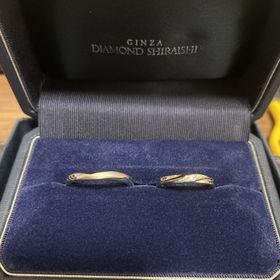 【銀座ダイヤモンドシライシの口コミ】 デザインがお気に入りです
ストレートだけどウェーブっぽく見える所がとて…