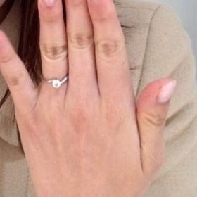 【ラザール ダイヤモンド(LAZARE DIAMOND)の口コミ】 一粒ダイヤに憧れがあったのでダイヤが綺麗にはえるところを選びました。…