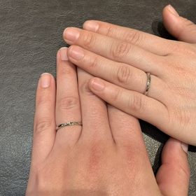 【TRECENTI(トレセンテ)の口コミ】 デザインに惚れて購入を致しました！指輪のセンターにウェーブが入ってい…