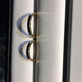 【GALA JEWELRY(ガラジュエリー)の口コミ】 シンプルでプラチナとイエローゴールドのコンビネーションが気に入りまし…