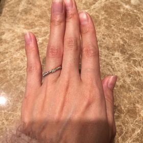 【COCKTAIL(カクテル)の口コミ】 可愛らしく、かつ、ダイヤが綺麗に並んでいるリングを探していましたが、…