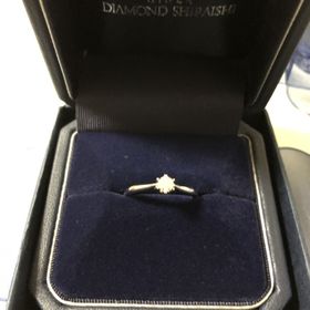 【銀座ダイヤモンドシライシの口コミ】 デザイン、価格、アフターサービス等のバランスが優れていると感じたため…