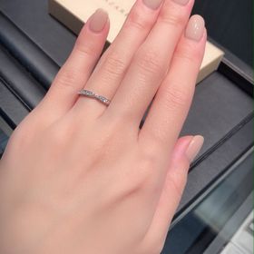 【ラザール ダイヤモンド(LAZARE DIAMOND)の口コミ】 デザインを見て店舗に見に行きました。
家からも近かったのですぐ見に行け…