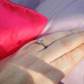 【銀座ダイヤモンドシライシの口コミ】 彼が贈ってくれたダイヤモンドが合う台座を彼を一緒に選びました。
当初は…