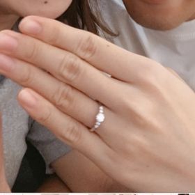 【銀座ダイヤモンドシライシの口コミ】 花束をモチーフにした指輪がほしいと思って探していました。銀座ダイヤモ…