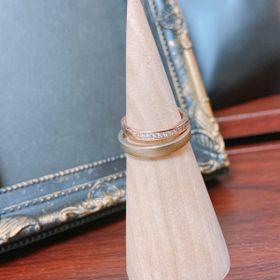 【Preuve(プルーヴ)の口コミ】 婚約指輪と重ね付けがしたかったので、試着しながら相性を見て回りました…