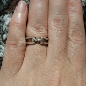 【ESTELLE(エステール)の口コミ】 普通のシンプルな結婚指輪よりは、デザインに特長のある物を希望していた…