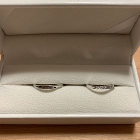 【Pink Dolphin Diamond(ピンクドルフィンダイヤモンド)の口コミ】 形が可愛くて、真ん中、のピンクのダイヤモンドが素敵でした。また、迷っ…