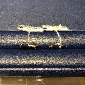 【銀座ダイヤモンドシライシの口コミ】 こちらのお店は比較的シンプルなデザインが多かったのですが、こちらの指…