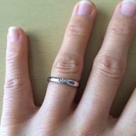 【アイプリモ(I-PRIMO)の口コミ】 ハートのダイヤのワンポイントが気に入りました。
細身のデザインでとても…