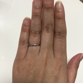 【4℃ BRIDAL(ヨンドシーブライダル)の口コミ】 婚約指輪をこのブランドで購入していて
もともと学生の頃から好きなブラン…