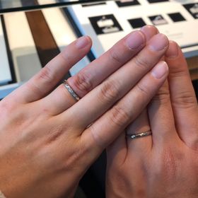 【I's stone(アイズストーン)の口コミ】 シンプルな結婚指輪を探してピッタリな指輪を
店員さんに教えて貰い、2人…