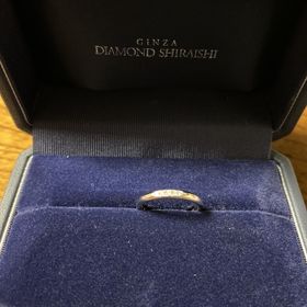 【銀座ダイヤモンドシライシの口コミ】 ダイヤモンドが入った指輪にしたく、ブーケにしようと決めていきました。…