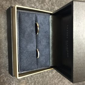 【ラザール ダイヤモンド(LAZARE DIAMOND)の口コミ】 婚約指輪購入時、ダイアの輝きがとても綺麗だったので、結婚指輪も同じラ…