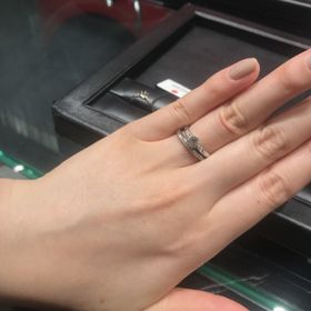 【ラザール ダイヤモンド(LAZARE DIAMOND)の口コミ】 サイドメレタイプが気になったので試着しました。サイドのダイヤモンドも…