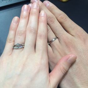 【ROYAL ASSCHER(ロイヤル・アッシャー)の口コミ】 大体のイメージや好みを伝えた上でスタッフの方がこちらの指輪を提案して…