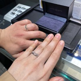 【ラザール ダイヤモンド(LAZARE DIAMOND)の口コミ】 可愛すぎるよりかっこよさを求めていたのでぴったりでした。線の細い指輪…