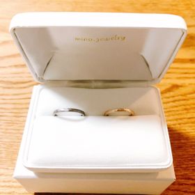【mina.jewelry(ミナジュエリー)の口コミ】 まず結婚指輪は既製品でないオーダーメイドのオリジナル、シンプルで可愛…