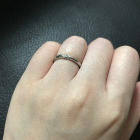 【エクセルコダイヤモンド(EXELCO DIAMOND)の口コミ】 毎日着用するものなので、着用感が少ないものが第1希望でした。デザインは…