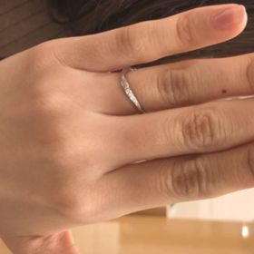 【Mariage ent(マリアージュエント)の口コミ】 こちらのブランドでは私の好みであるシンプルな細身のデザインのリングを…
