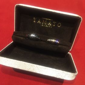 【PILOT BRIDAL(パイロットブライダル)の口コミ】 着け心地が良い日本製の指輪を探していました。
お店で色々なメーカーの指…