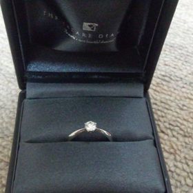 【ラザール ダイヤモンド(LAZARE DIAMOND)の口コミ】 七色の光を放つ一粒石のダイヤモンドをあしらった指輪に決めました。また…