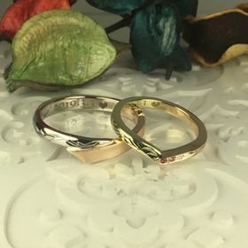 【AUROA(アウロア)の口コミ】 AUROAに一目惚れ…ですね(^-^)vグラデーションの指輪って聞いたこと…