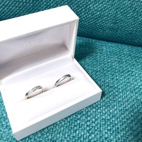 【THE KISS(ザ・キッス)の口コミ】 婚約指輪のない私たちでしたが、輝く石が婚約指輪に負けない嬉しさがあり…