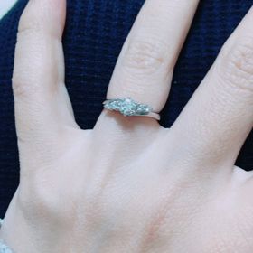 【アイプリモ(I-PRIMO)の口コミ】 デザイン性が非常に良いと感じました。
シンメトリーの指輪を探していたた…