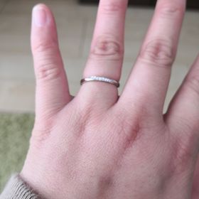 【銀座ダイヤモンドシライシの口コミ】 指輪のデザインが1番の決めてです。
いろいろなお店で試着しましたが、付…