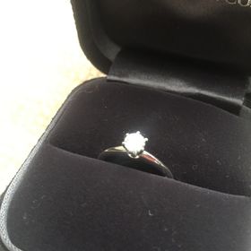 【ティファニー(Tiffany & Co.)の口コミ】 ダイヤの輝きが他のブランドと違った。
対応してくれたスタッフの方もティ…