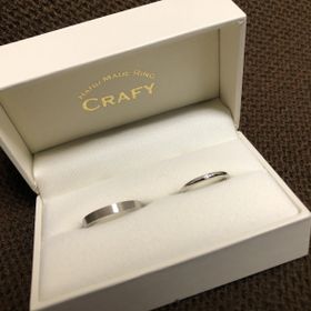 【CRAFY(クラフィ)の口コミ】 最初は同じようなデザインとも思ったのですが、いざ見本品をつけてみると…