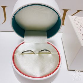 【BIJOUPIKO(ビジュピコ)の口コミ】 同じブランドの男女ペアの物で、男性の方のリングは少し太めの物が希望で…