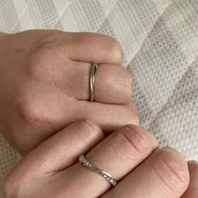 【PORTADA(ポルターダ)の口コミ】 商品名の『OLA』波のような緩やかな優しいデザインにダイヤモンドの輝きが…